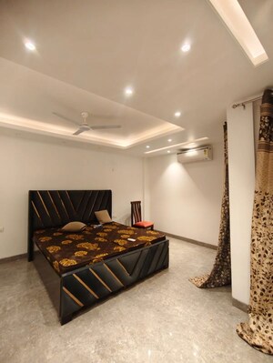 Bedroom in 4 BHK Apartment at Saket – for Rent