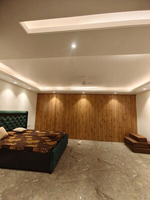 Furnished Amenities in 4 BHK Apartment at Saket – for Rent