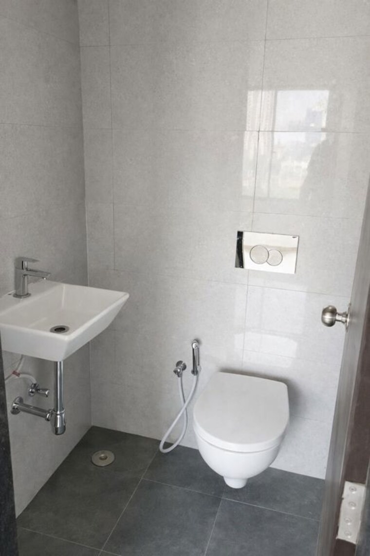 Bathroom, roswalt-ray 1 Bedroom 410 Sq.Ft. Apartment In Dahisar East Mumbai 10542731