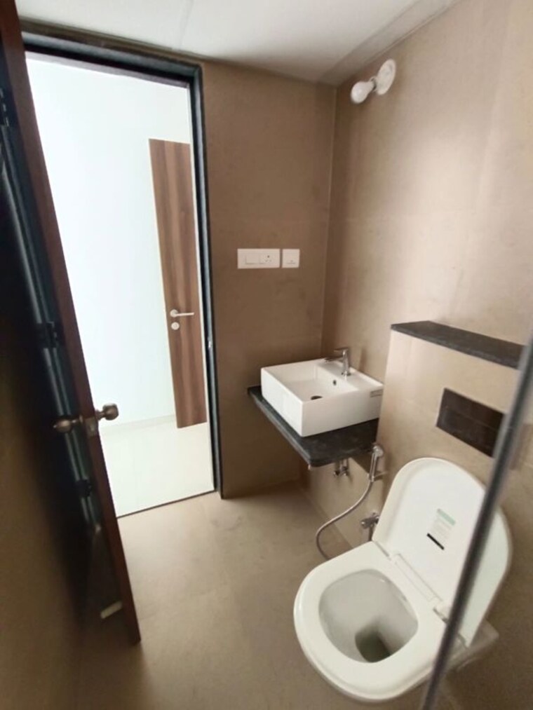 Bathroom, runwal-the-central-park 2 Bedroom 1000 Sq.Ft. Apartment In Chinchwad Pune 10542738