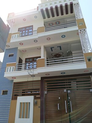 3 BHK Builder Floor – Exterior View View at Telibagh - for Rent