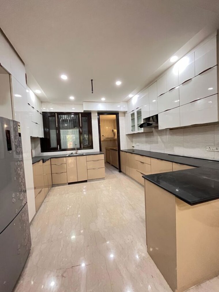 Kitchen, jaypee-greens-kingswood-oriental 5 Bedroom 5600 Sq.Ft. Villa In Sector 128 Noida 10542809