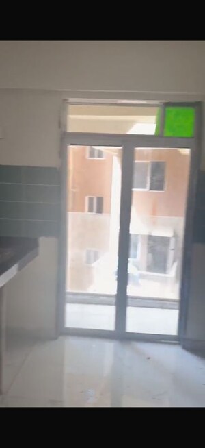 Room in 3 BHK Apartment at Anubhav CHS, Mulund West – for Rent