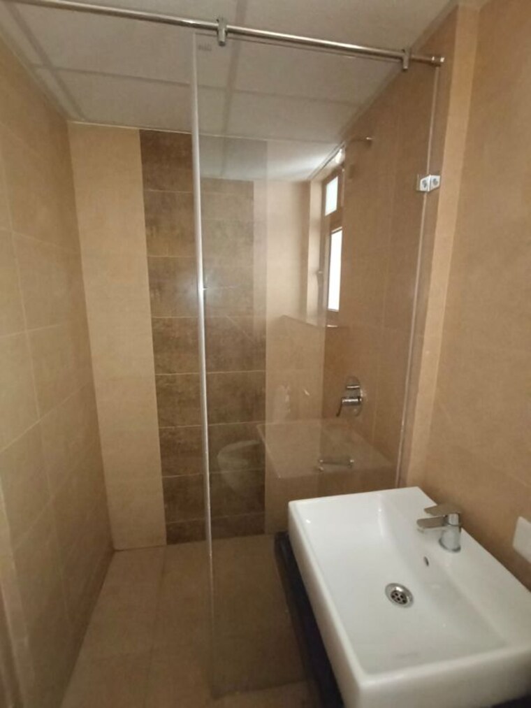 Bathroom, mahindra-nestalgia 2 Bedroom 1000 Sq.Ft. Apartment In Pimpri Pune 10542799
