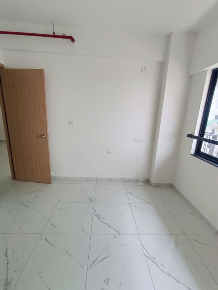 Bathroom, mahindra-nestalgia 2 Bedroom 1000 Sq.Ft. Apartment In Pimpri Pune 10542799