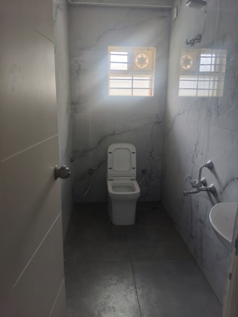 Bathroom, keerthana-residency 2 Bedroom 900 Sq.Ft. Apartment In Kadubeesanahalli Bangalore 10542830
