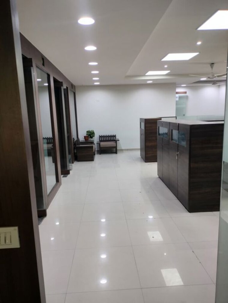 Team Area, ambawadi Commercial Office Space 1695 Sq.Ft. In Ambawadi Ahmedabad 10542818