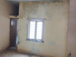 Room in  Independent House at Barejadi – for Sale