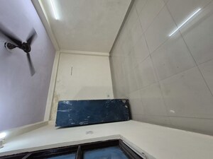 Room in 2.5 BHK Builder Floor at Mayur Vihar – for Rent