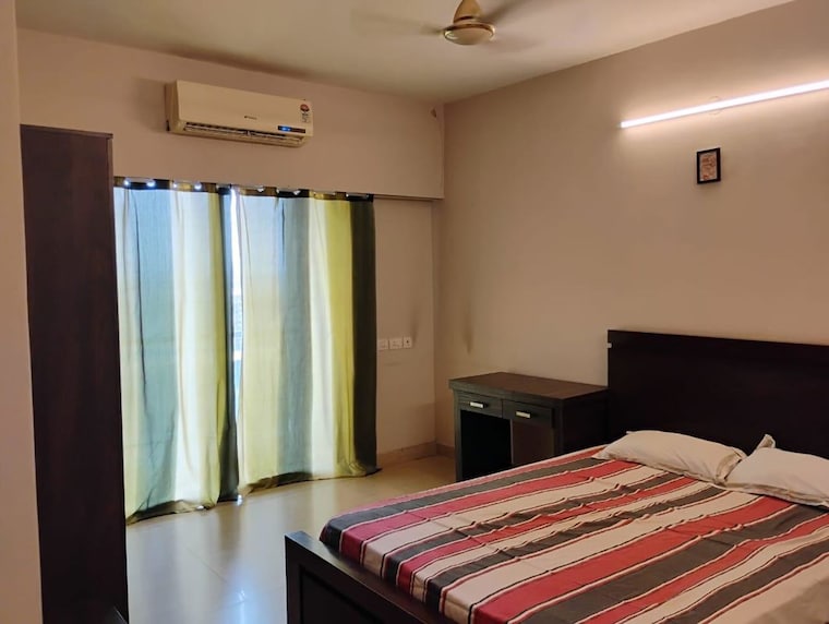 Bedroom, kalpataru-mugnus 3 Bedroom 1350 Sq.Ft. Apartment In Bandra East Mumbai 10542980