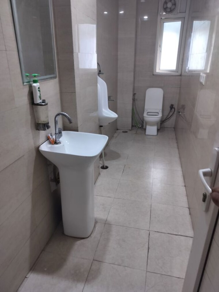 Bathroom, sector 4 dwarka Commercial Office Space 150 Sq.Ft. In Sector 4 Dwarka Delhi 10543000