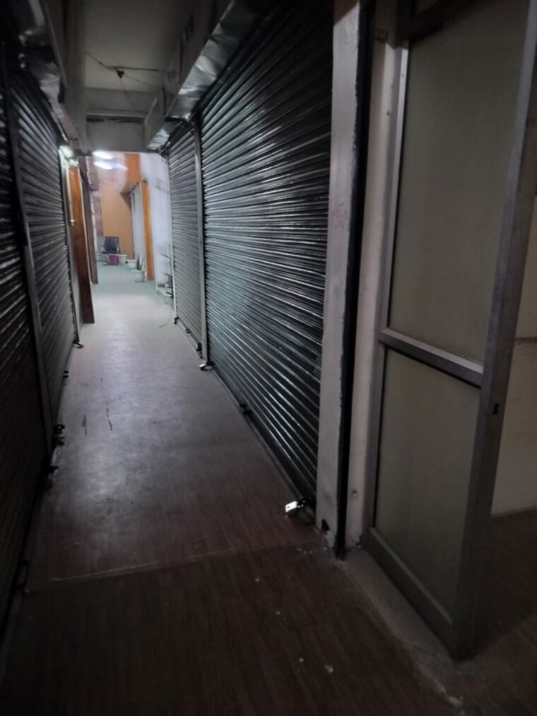 Balcony, sector 4 dwarka Commercial Office Space 150 Sq.Ft. In Sector 4 Dwarka Delhi 10543000