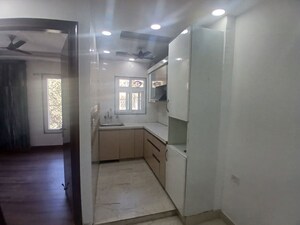 Bathroom in 1 BHK Apartment at Sector 14 Dwarka – for Rent