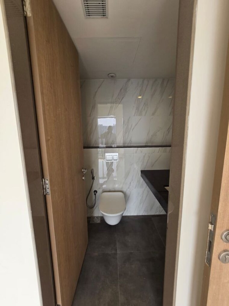 Bathroom, dimples-73-east 2 Bedroom 900 Sq.Ft. Apartment In Kandivali West Mumbai 10543066