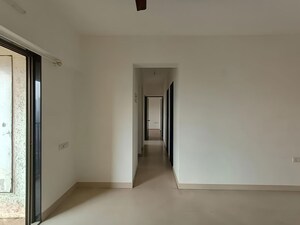 Room in 2 BHK Apartment at Lodha Casa Royale, Balkum Pada – for Sale