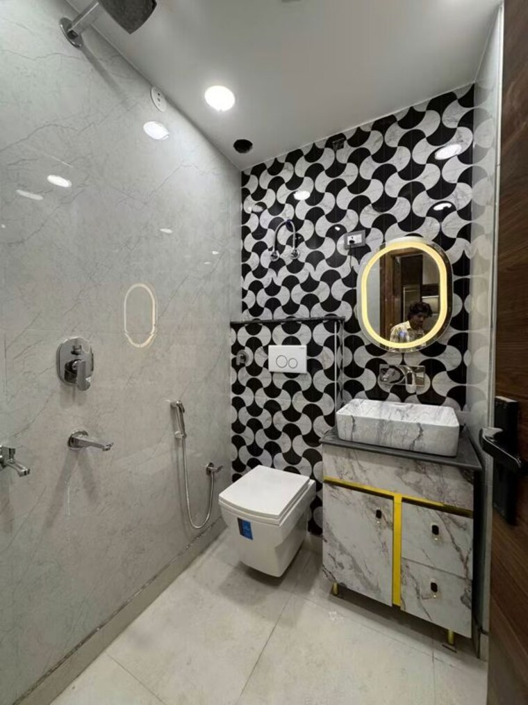 Bathroom, uttam nagar 2 Bedroom 453 Sq.Ft. Builder Floor In Uttam Nagar Delhi 10543159