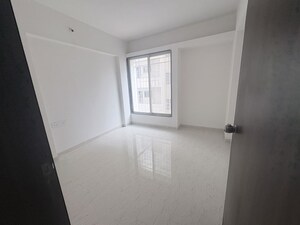 2 BHK Apartment For Rent in Laxmi Emerald, Lohgaon