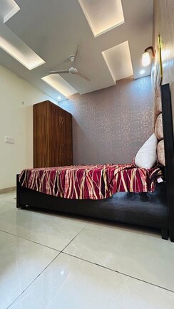 5 BHK + Servant Room Apartment For Rent in Migsun Vilaasa