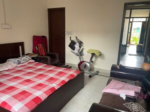Bedroom in 2 BHK Builder Floor at Sector 46 – for Rent