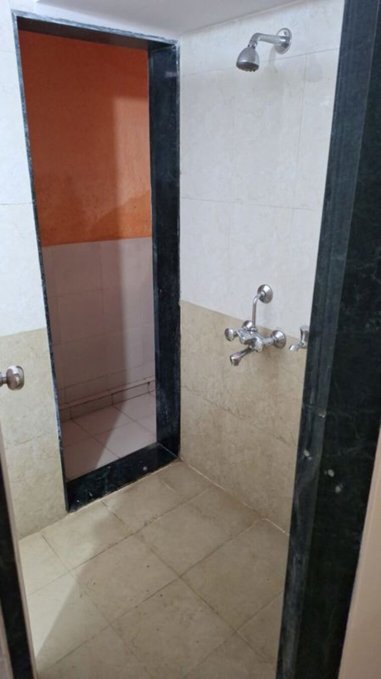 Bathroom, raj-residency-kasarvadavali 1 Bedroom 450 Sq.Ft. Apartment In Kasarvadavali Thane 10543344