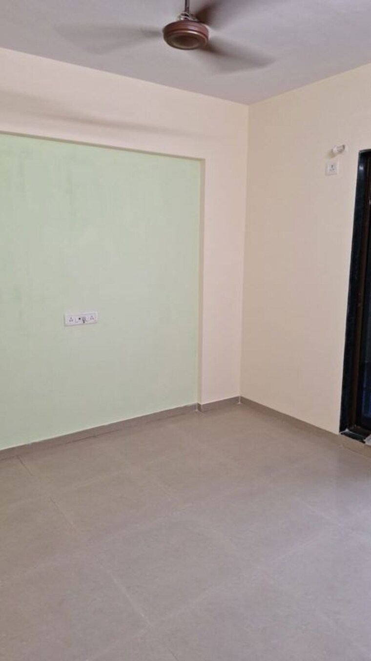 Room, raj-residency-kasarvadavali 1 Bedroom 450 Sq.Ft. Apartment In Kasarvadavali Thane 10543344