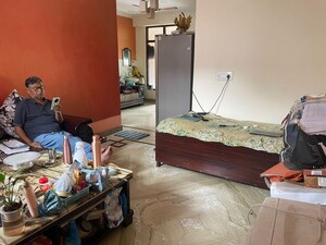 Bedroom in 2 BHK Builder Floor at Sector 40 – for Rent