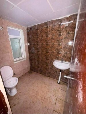 Bathroom in 2 BHK Apartment at Amrapali Ivory Heights, Amrapali Dream Valley – for Rent