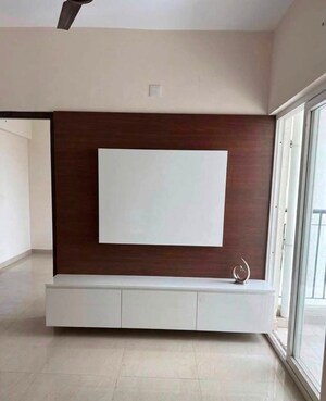Room in 2 BHK Apartment at Amrapali Ivory Heights, Amrapali Dream Valley – for Rent