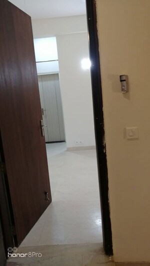 Room in 3.5 BHK Apartment at Emaar Emerald Floors Premier, Sector 65 – for Rent