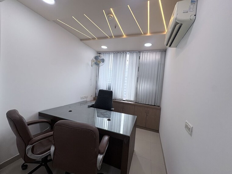 Team Area, netaji subhash place Commercial Office Space 750 Sq.Ft. In Netaji Subhash Place Delhi 10543371