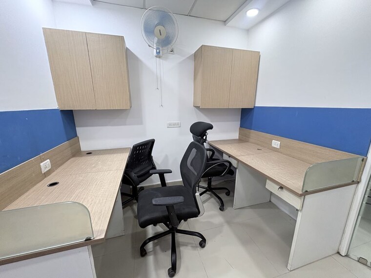 Team Area, netaji subhash place Commercial Office Space 750 Sq.Ft. In Netaji Subhash Place Delhi 10543371