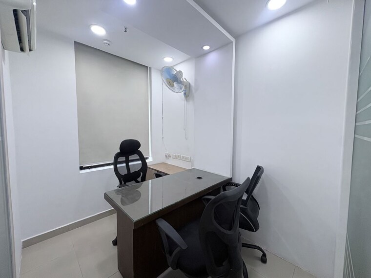 Team Area, netaji subhash place Commercial Office Space 750 Sq.Ft. In Netaji Subhash Place Delhi 10543371