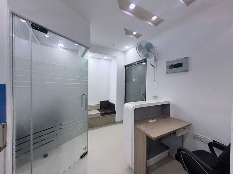 Team Area, netaji subhash place Commercial Office Space 750 Sq.Ft. In Netaji Subhash Place Delhi 10543371