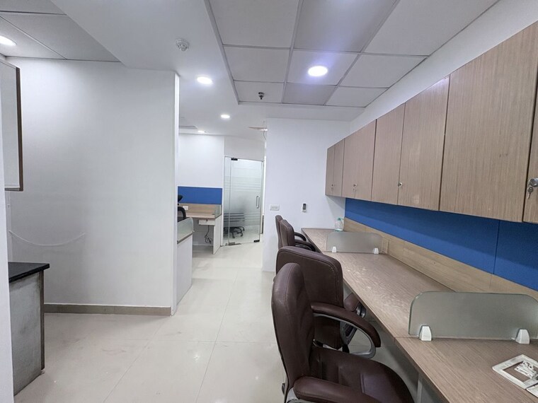 Team Area, netaji subhash place Commercial Office Space 750 Sq.Ft. In Netaji Subhash Place Delhi 10543371