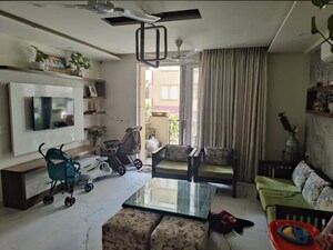 Team Area in 4 BHK Apartment at Emaar Emerald Floors Premier, Sector 65 – for Rent