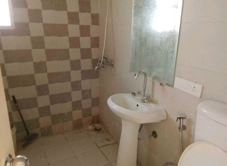 Bathroom, gaur-atulyam 3 Bedroom 1300 Sq.Ft. Apartment In Omicron I Greater Noida Greater Noida 10543391