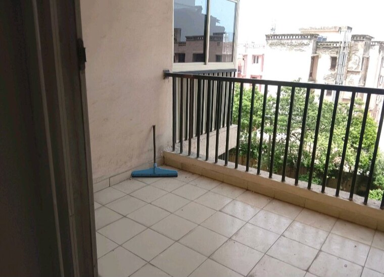 Balcony, gaur-atulyam 3 Bedroom 1300 Sq.Ft. Apartment In Omicron I Greater Noida Greater Noida 10543391