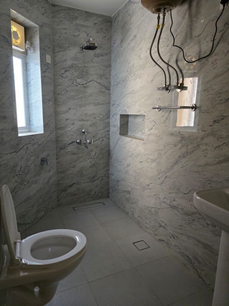 Bathroom, india-golden-enclave-apartments 3 Bedroom 1950 Sq.Ft. Apartment In Old Airport Road Bangalore 10489406