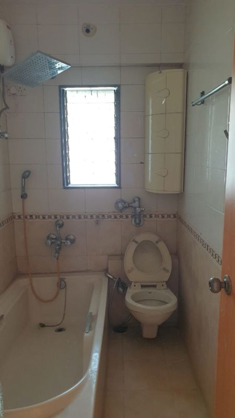 Bathroom, mulund west 2 Bedroom 1000 Sq.Ft. Apartment In Mulund West Mumbai 10543436