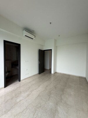 Room in 4 BHK Apartment at Piramal Mahalaxmi, Mahalaxmi – for Sale