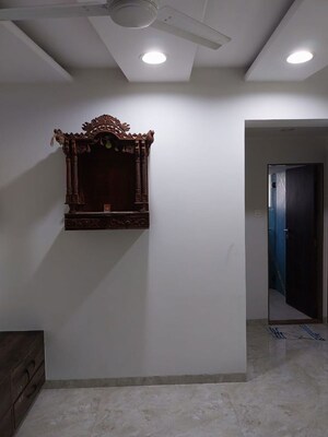 Hall in 2 BHK Apartment at DLH Kailash, Andheri West – for Rent