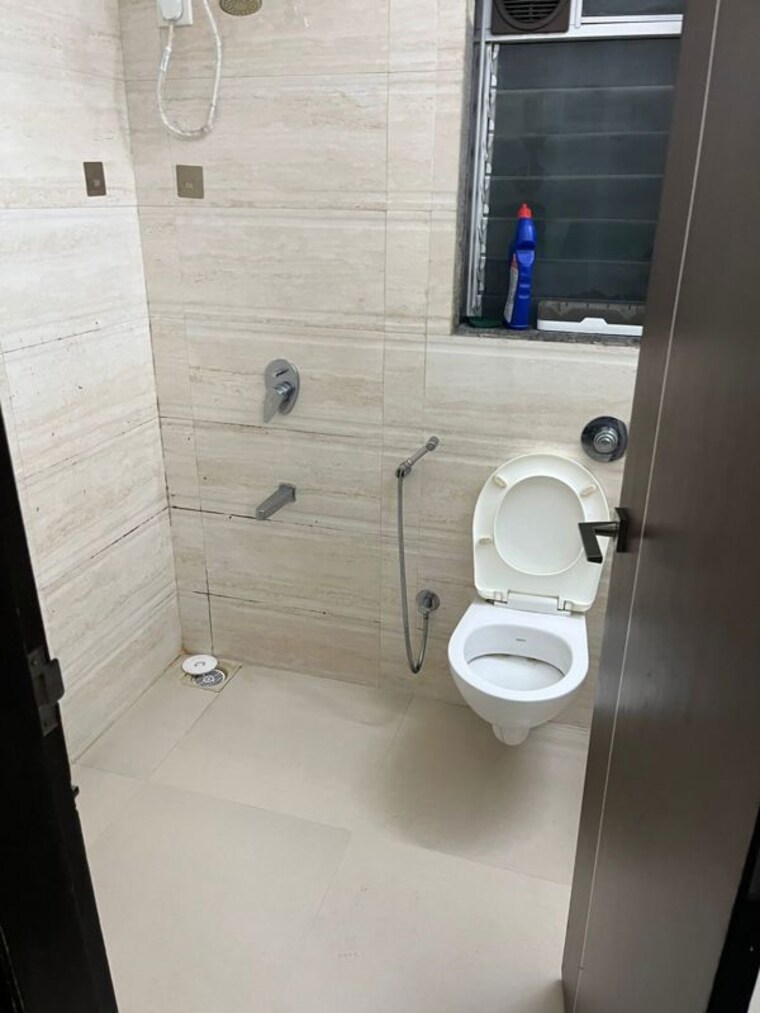 Bathroom, dlh-kailash 2 Bedroom 790 Sq.Ft. Apartment In Andheri West Mumbai 10543473