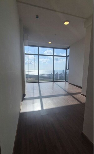 Room in 3 BHK Apartment at Piramal Mahalaxmi, Mahalaxmi – for Sale