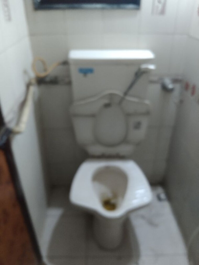 Bathroom, high-rise-apartments 1 Bedroom 635 Sq.Ft. Apartment In Ic Colony Mumbai 10543483