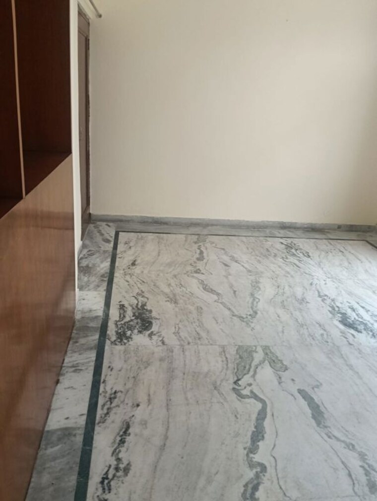 Room, sector 35 3 Bedroom 4500 Sq.Ft. Builder Floor In Sector 35 Chandigarh 10543527