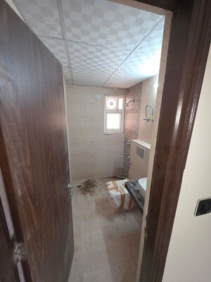 Bathroom in 3 BHK Apartment at Amrapali Silicon City, Sector 76 – for Rent