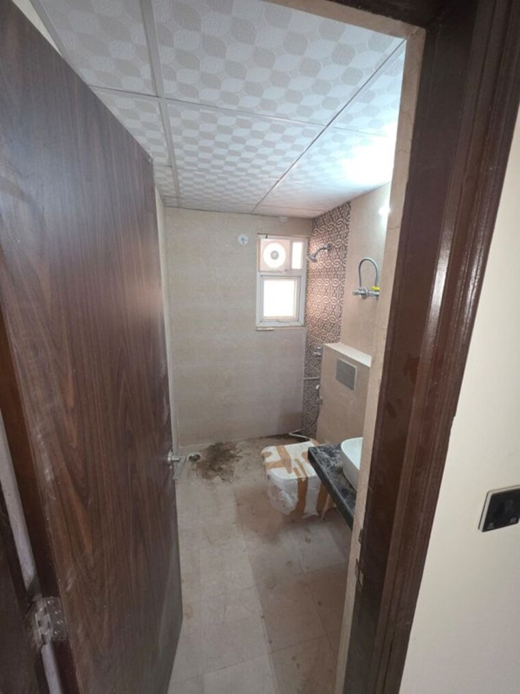 Bathroom, amrapali-silicon-city 3 Bedroom 1835 Sq.Ft. Apartment In Sector 76 Noida 10543618