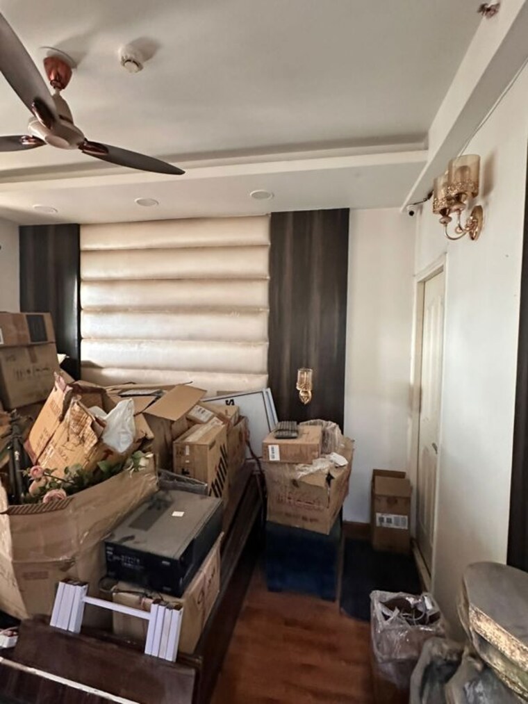Living Room, amrapali-silicon-city 3 Bedroom 1835 Sq.Ft. Apartment In Sector 76 Noida 10543619