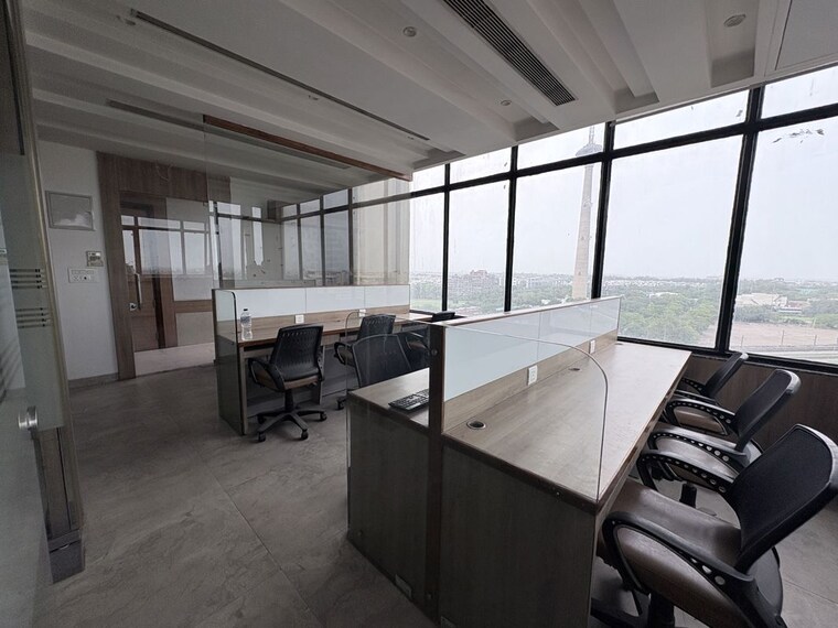 Team Area, netaji subhash place Commercial Office Space 800 Sq.Ft. In Netaji Subhash Place Delhi 10543616