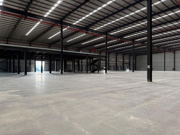 Room, taloja Commercial Warehouse 133000 Sq.Ft. In Taloja Navi Mumbai 10537784